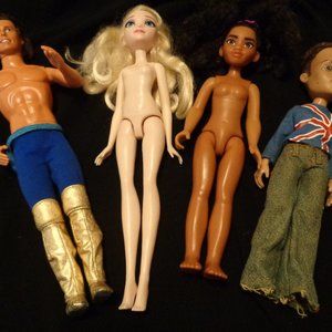 4 RESCUE DOLLS,  DARLING LOT